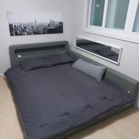 Newly Renovated 2 Bedroom Apartment #7 Seoul Exteriör bild
