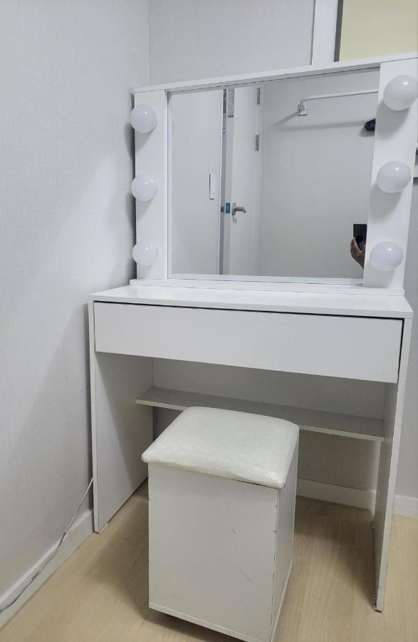 Newly Renovated 2 Bedroom Apartment #7 Seoul Exteriör bild