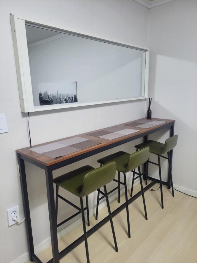 Newly Renovated 2 Bedroom Apartment #7 Seoul Exteriör bild