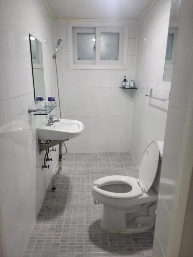 Newly Renovated 2 Bedroom Apartment #7 Seoul Exteriör bild