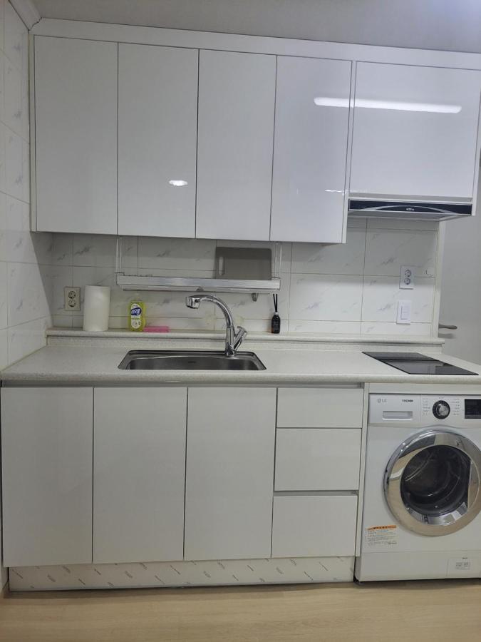 Newly Renovated 2 Bedroom Apartment #7 Seoul Exteriör bild